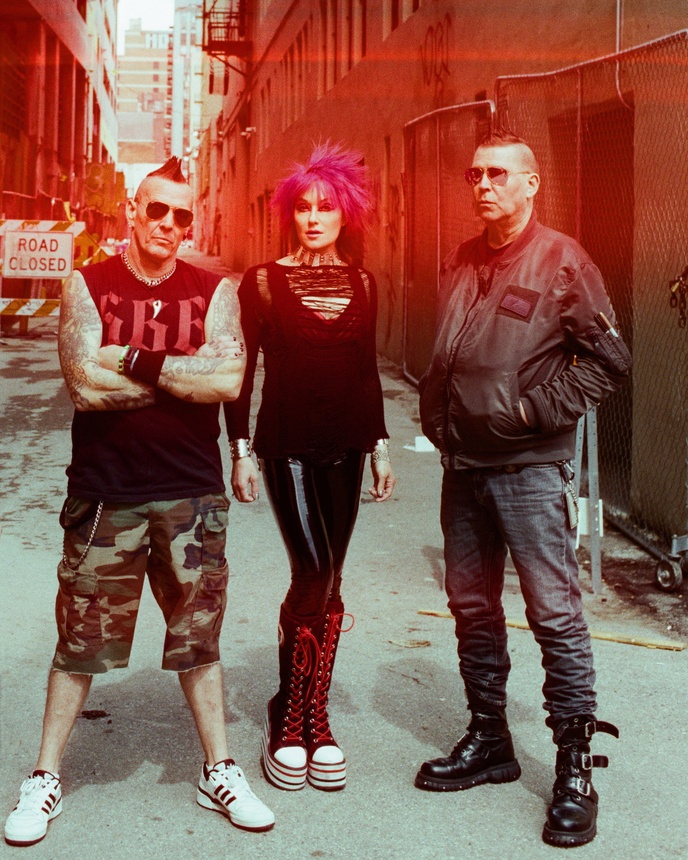 KMFDM (DE) // I Ya Toyah (US) // Jesus On Extasy (DE) KMFDM (DE) // I Ya Toyah (US) // Jesus On Extasy (DE)